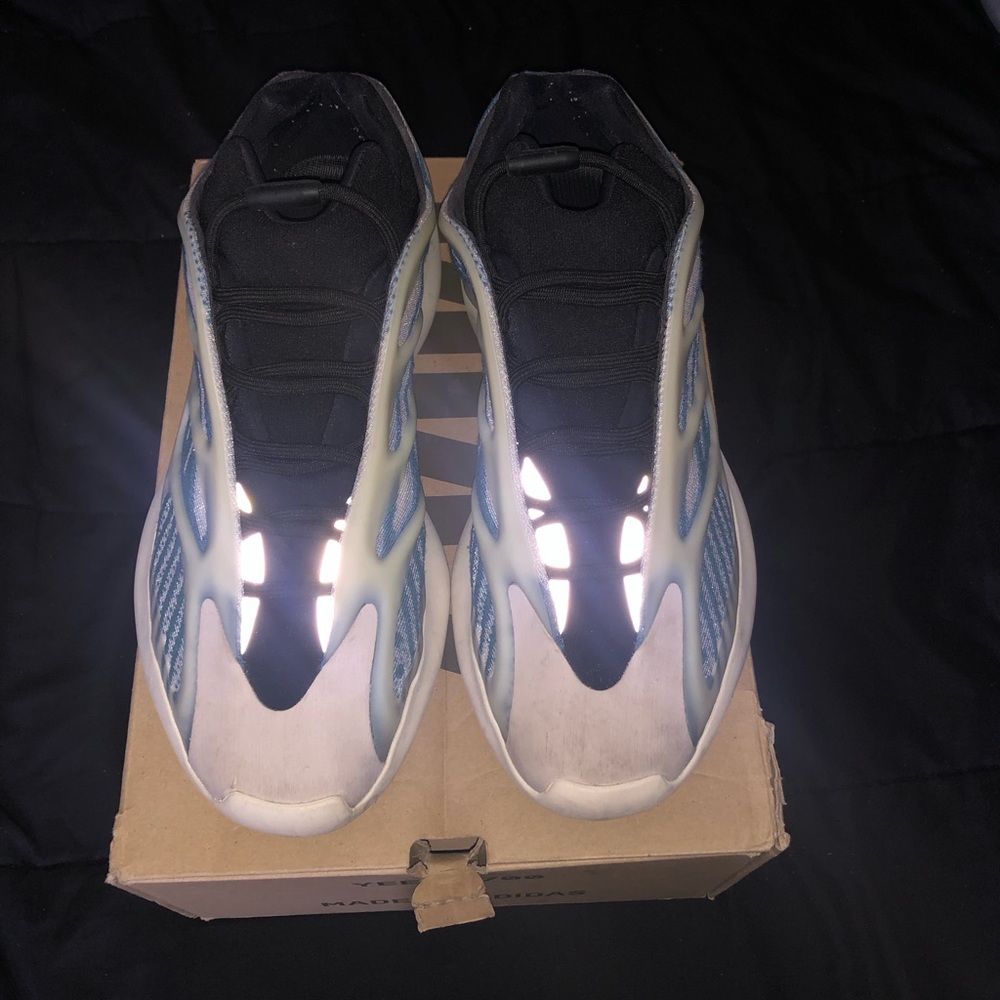 Yeezy 700 V3